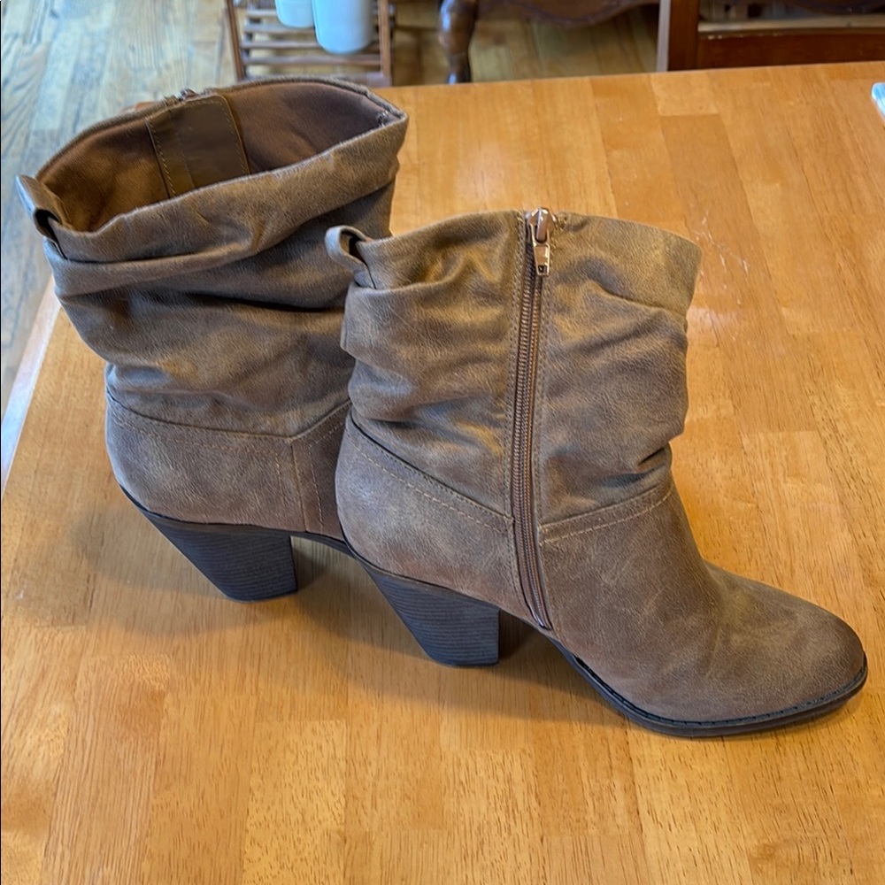 Women's Tan Ankle Boots